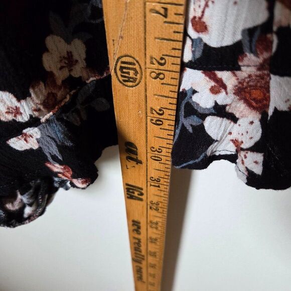 EUC AMERICAN EAGLE OUTFITTERS FLORAL BOHO V NECK TIE ROMPER SIZE SMALL - Picture 16 of 16